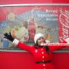 Kerstvrouw Caroline bij Coca Cola affiche
